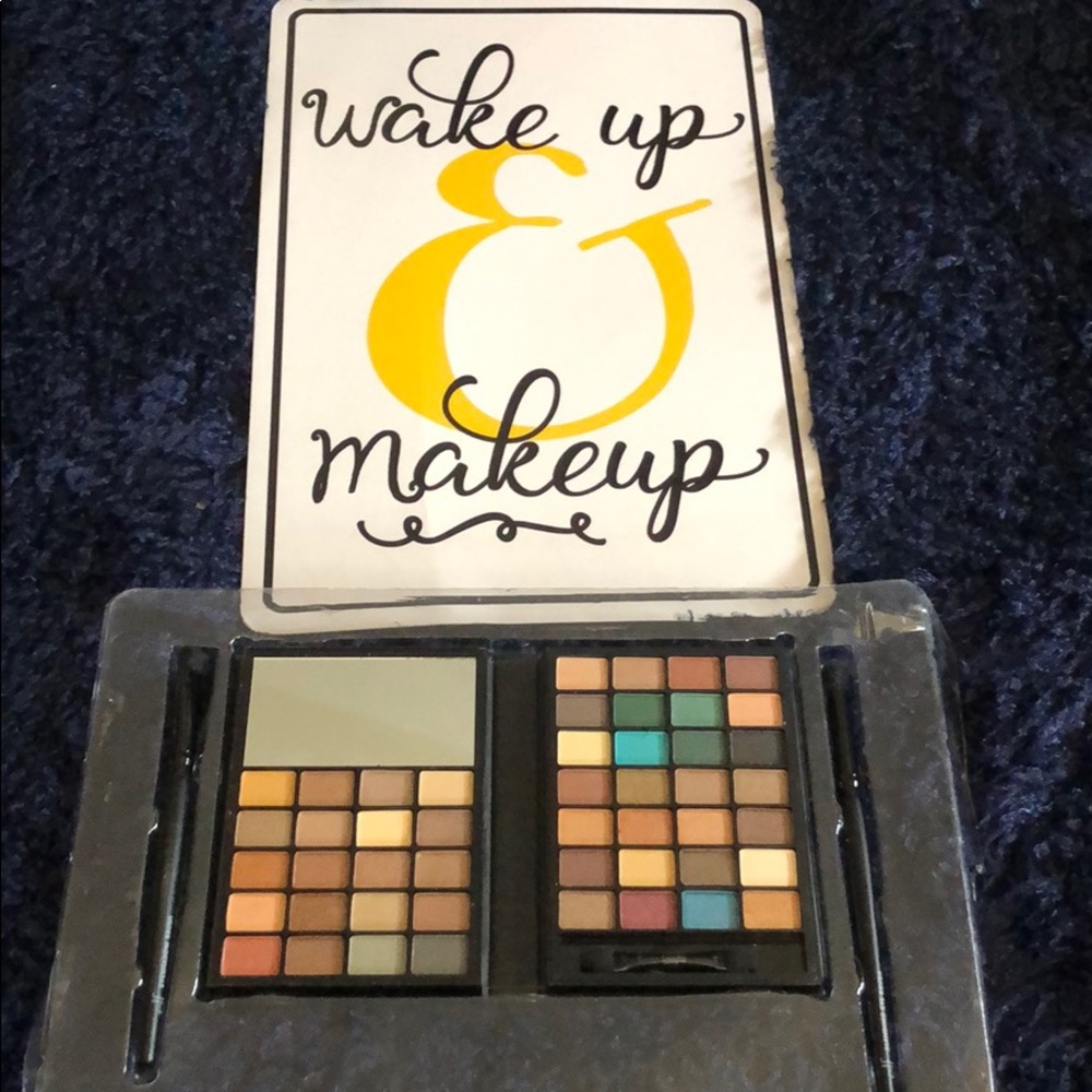 e.l.f 48 Color Eyeshadow & Brush Set